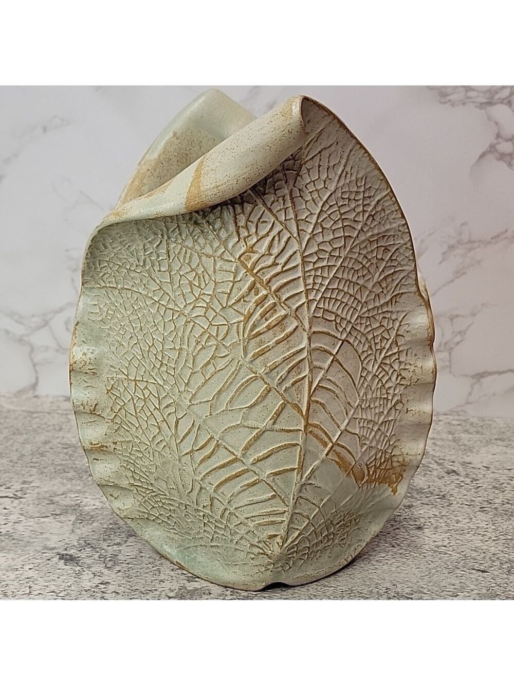 Textured Leaf Patterned Ceramic Vase - Picture 4 of 8